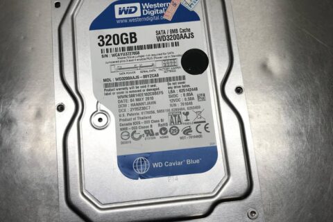 电脑开机硬盘异响WD3200AAJS-00YZCA0磁头损坏开盘数据恢复