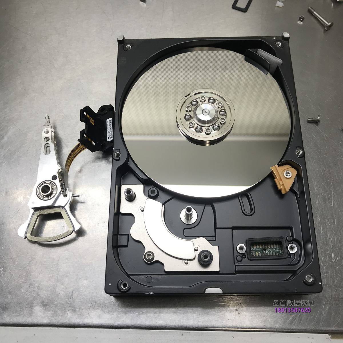 WD500G台式蓝盘突然损通电敲盘磁头异响开盘数据恢复成功