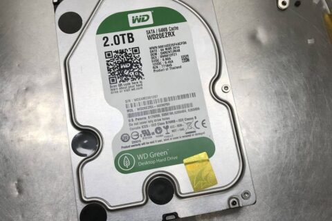 WD20EZRX-00D8PB0硬盘通电声音正常无法识别副磁头损坏导致不认盘不读数据