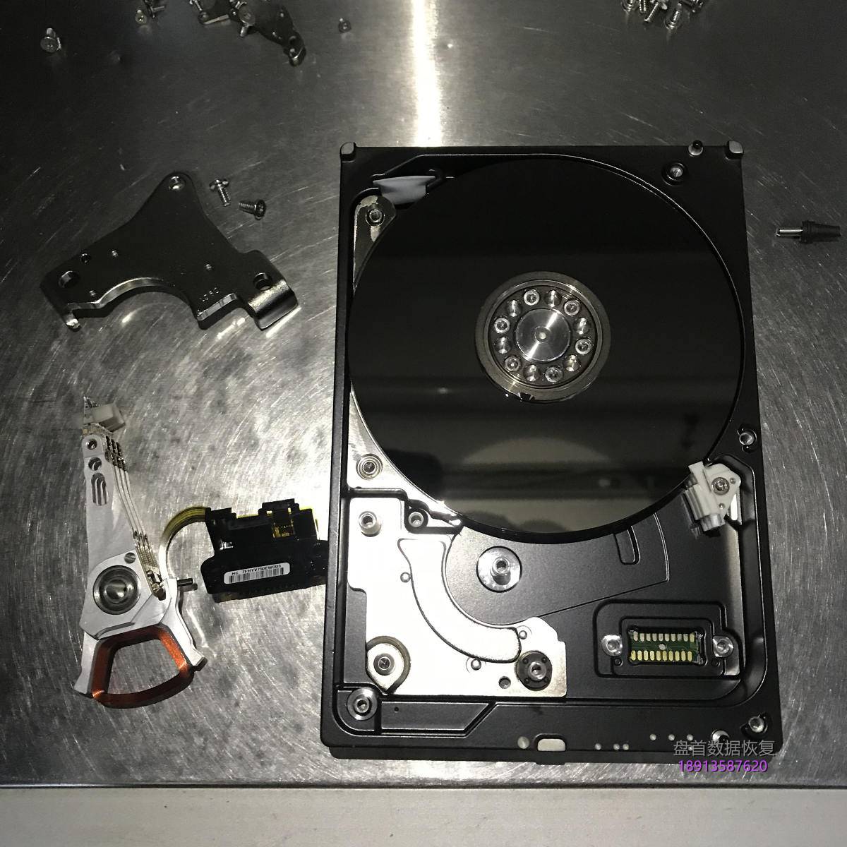 WD My Book WD30EURX-64YZY0 3TB移动硬盘倒下摔坏导致磁头损坏开盘数据恢复成功