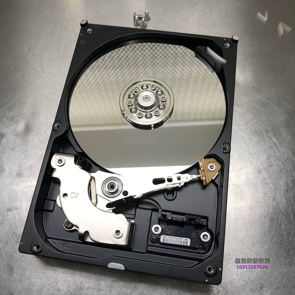 WD5000AAKX-001CA0硬盘磁头损坏敲盘异响