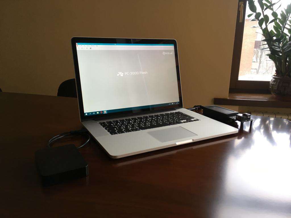 Macbook 上的 PC-3000。如何制作自己的基于 Apple 的便携式工作站的“小”指南