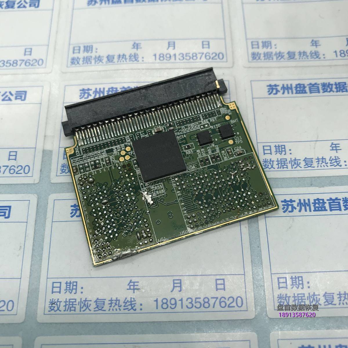 TOSHIBA 1000X相机CF卡打开提示需要将其格式化,磁盘管理显示32MB芯片级数据恢复成功