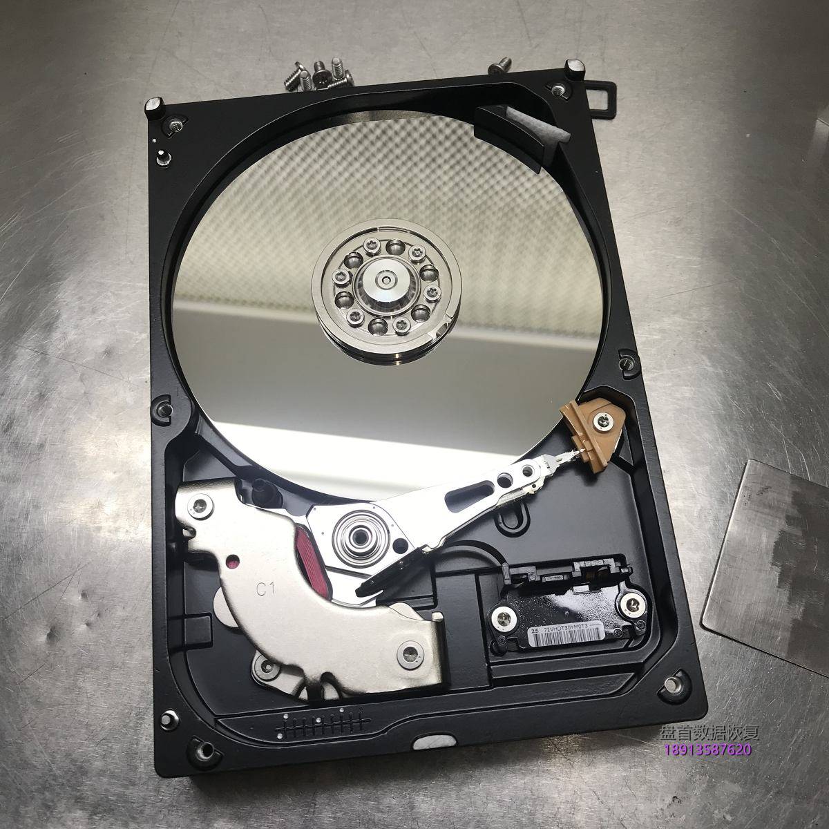 WD5000AAKX-08ERMA0磁头损坏开盘数据恢复成功