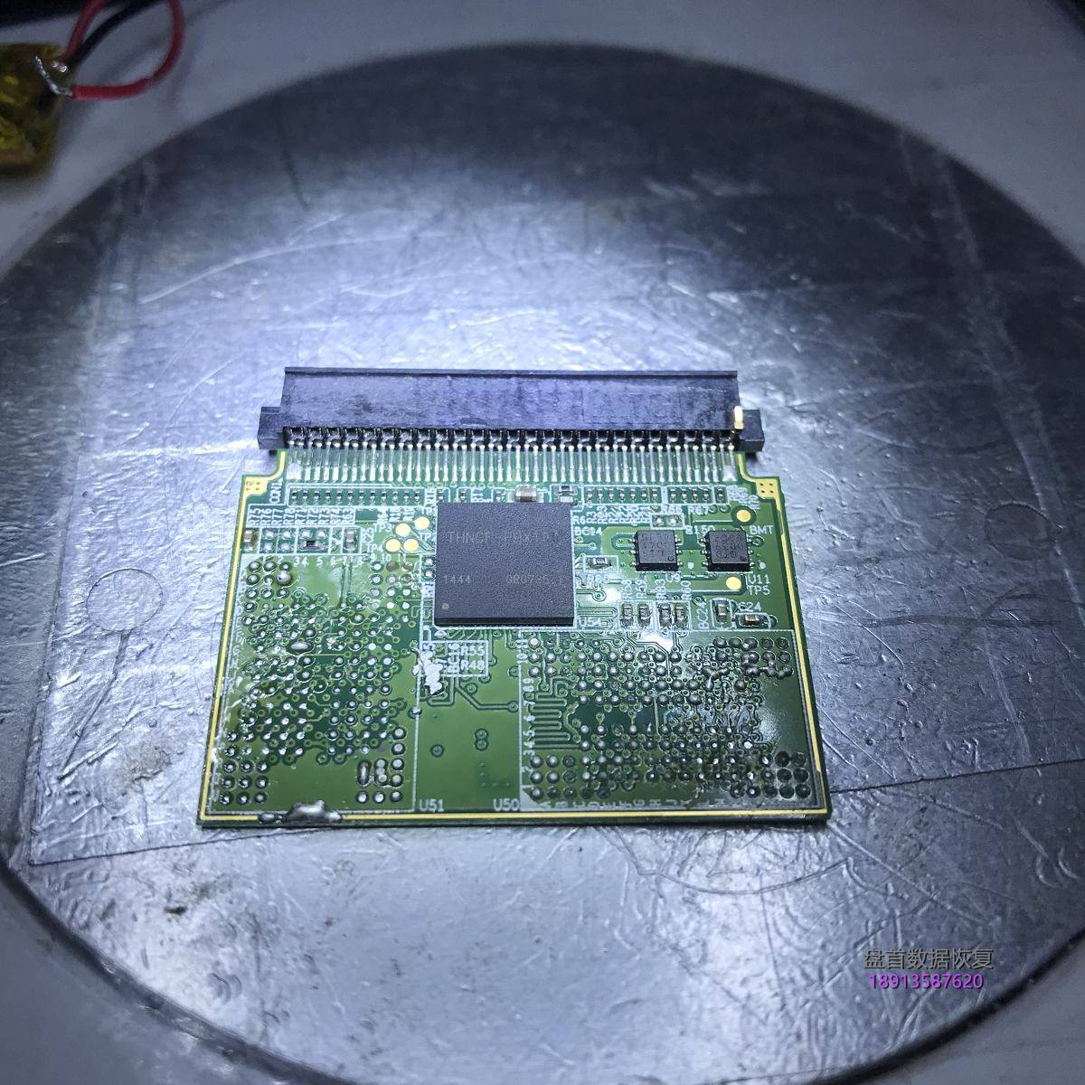 TOSHIBA 1000X相机CF卡打开提示需要将其格式化,磁盘管理显示32MB芯片级数据恢复成功