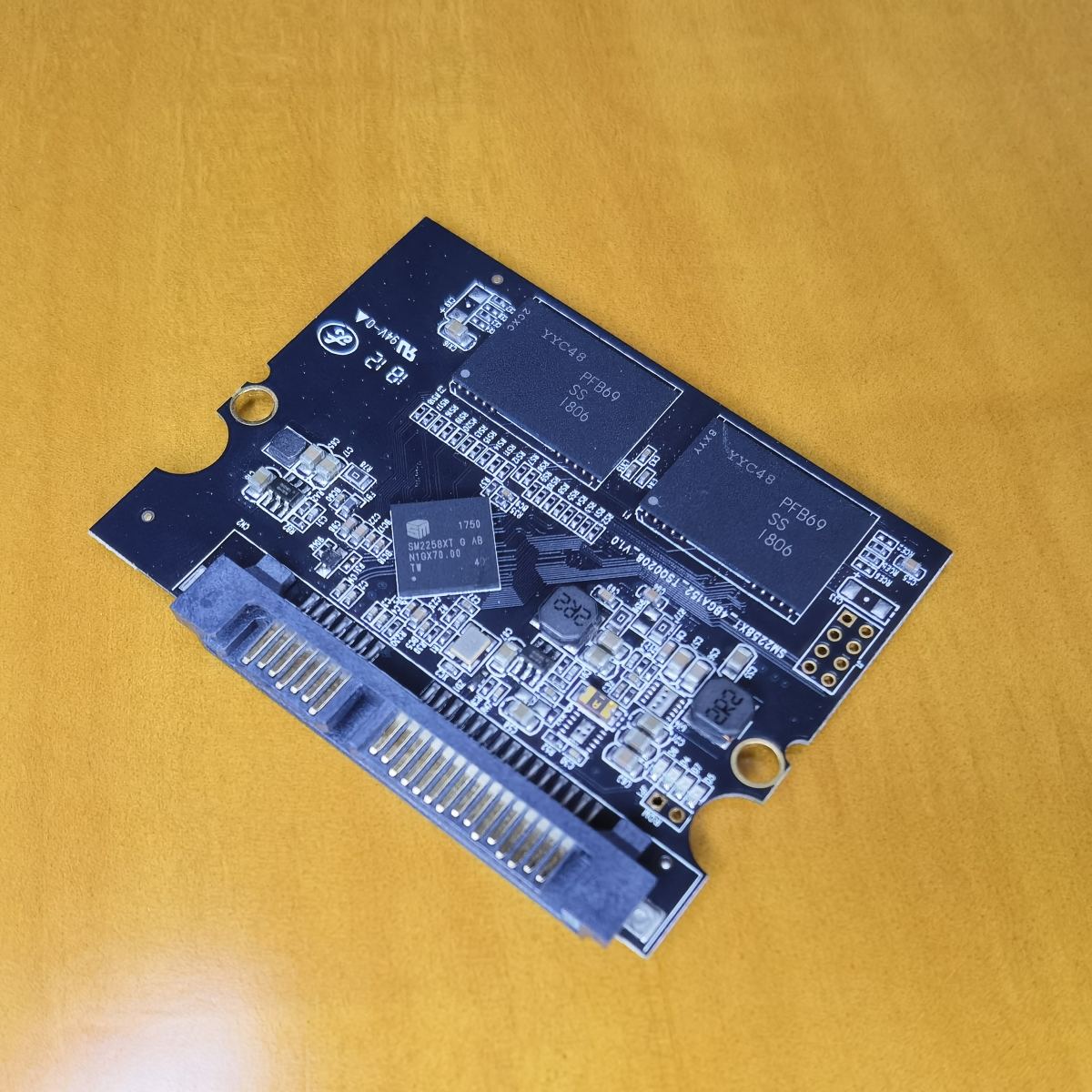 德乐120G固态硬盘SM2258XT主控掉盘通病无法识别